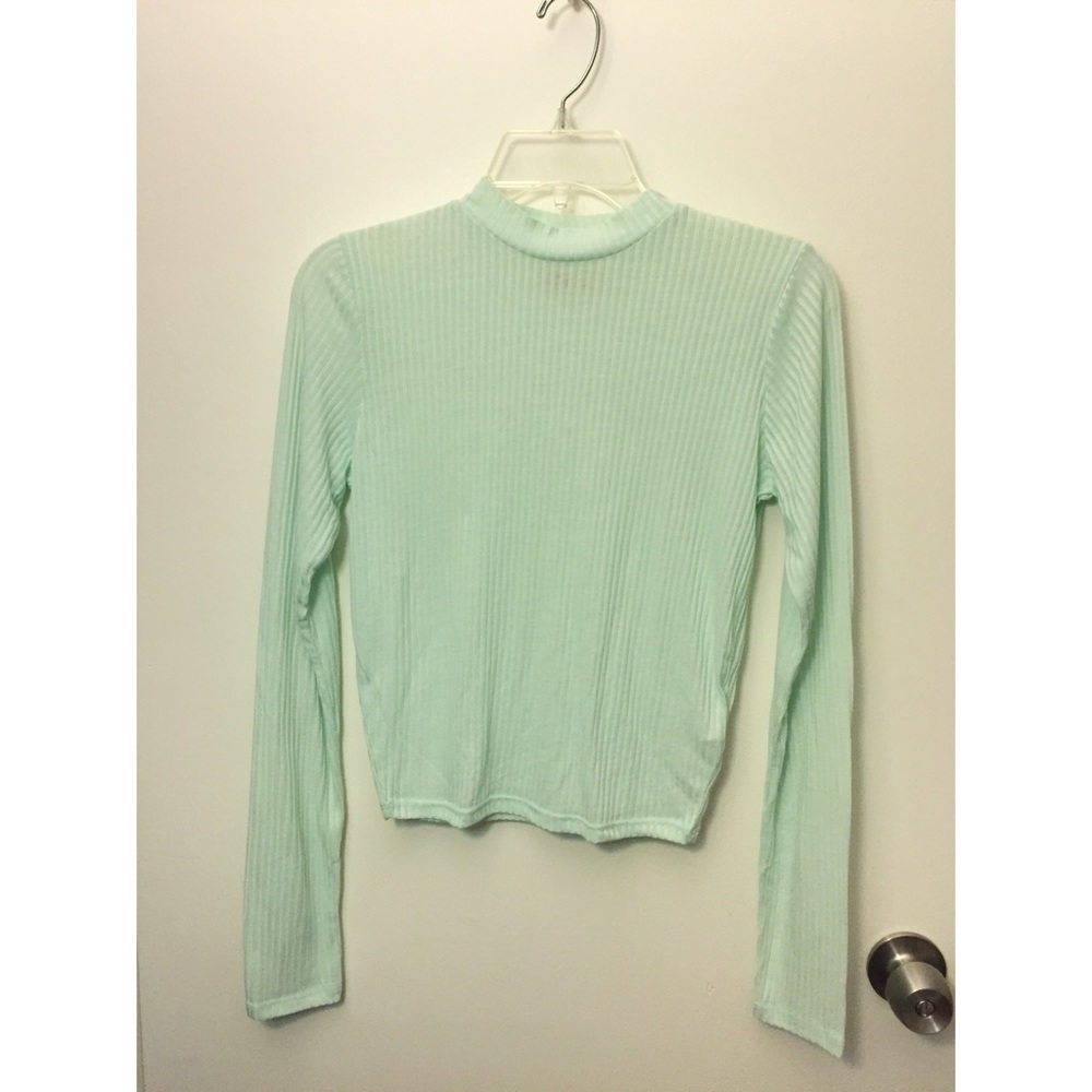 NWOT Hollister crop top